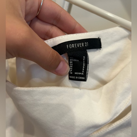 Forever 21 Women’s White Bodysuit With Cut Out - Picture 3 of 3